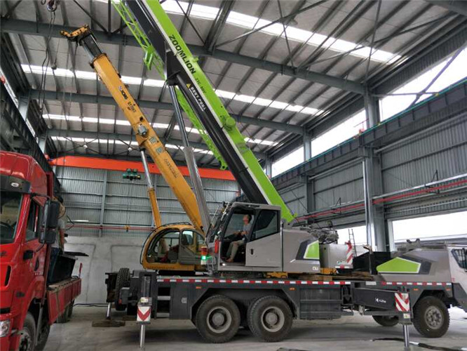 溪湖区高空车出租需要注意哪些安全事项？