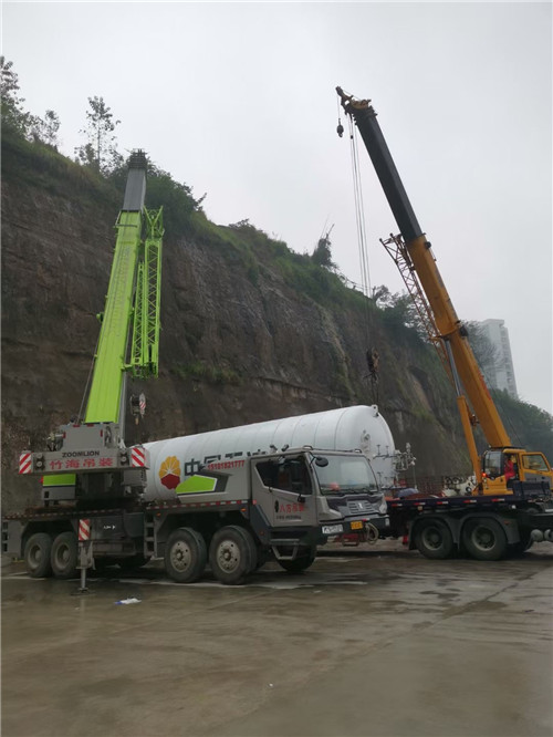 溪湖区“不怕风雨冻”—— 吊车的 “恶劣环境适应” 技术